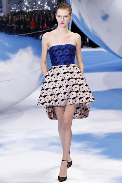 Look 13